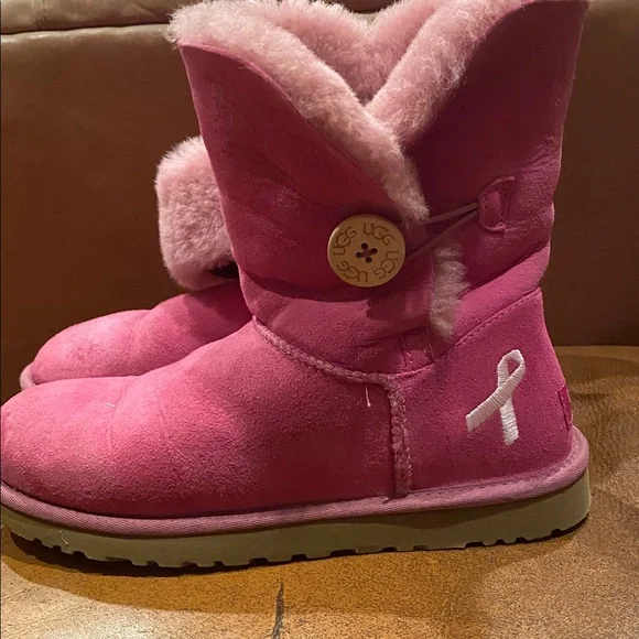 UGG Pink Breast Cancer Awareness Fur-Lined Boots Size 9 - Picture 4 of 6